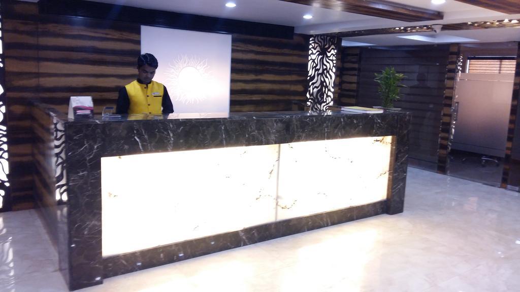 Pride Biznotel Vadodara Luaran gambar