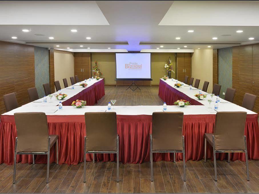 Pride Biznotel Vadodara Luaran gambar