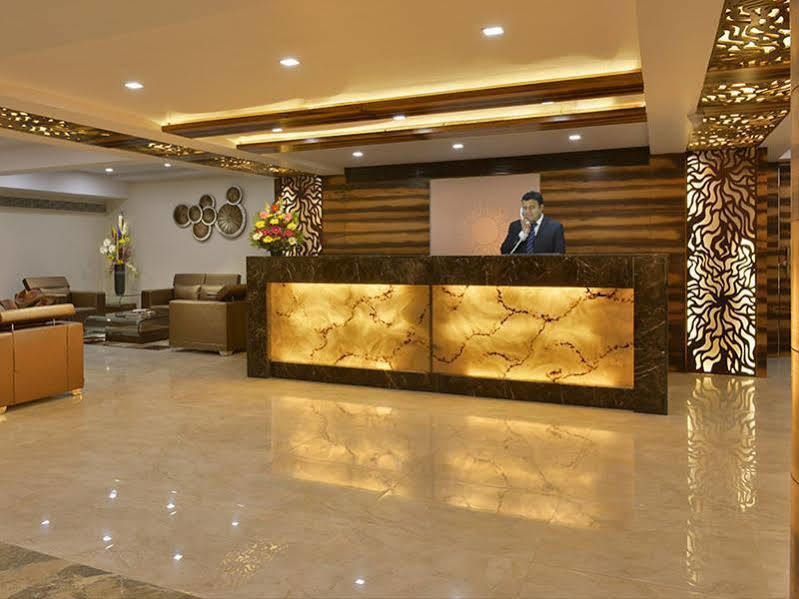 Pride Biznotel Vadodara Luaran gambar