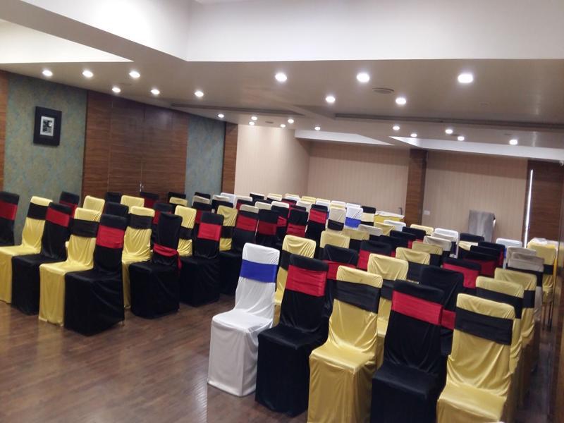 Pride Biznotel Vadodara Luaran gambar